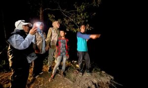 Kak Na Antar Bantuan ke Lhok Gunci, Perkampungan yang Berubah Menjadi Sungai