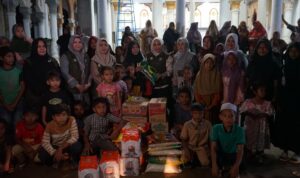 Ketua Dharma Wanita Aceh Salurkan Bantuan Kemanusiaan di Aceh Utara