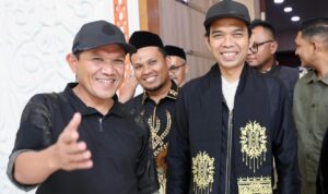 Wagub Aceh Sambut UAS di Bandara SIM, Hadiri Peringatan 21 Tahun Tsunami Aceh