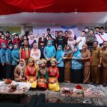 Sumringahnya Kak Na, Terima Batik Dari Zahra
