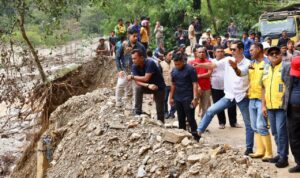 Sekda Aceh dan Rombongan Terjebak Longsor di Gayo Lues Saat Antar Bantuan