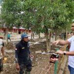 Relawan ASN Bersihkan Fasilitas Pendidikan di Tamiang, Sekda Pantau Langsung ke Lapangan