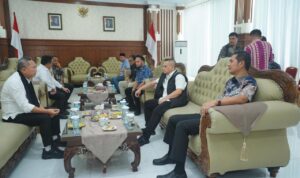 Sekda Aceh Sambut Menko Pangan dan Dua Menteri di Bandara SIM