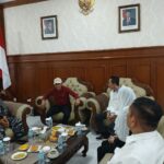 Wakil Gubernur Aceh Terima Bantuan Kemanusiaan PMI di Pelabuhan Krueng Geukuh Aceh Utara