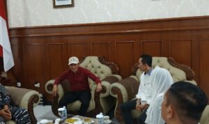 Wakil Gubernur Aceh Terima Bantuan Kemanusiaan PMI di Pelabuhan Krueng Geukuh Aceh Utara