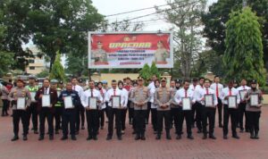 Kapolresta Banda Aceh Serahkan Penghargaan Untuk 51 Personel Berprestasi