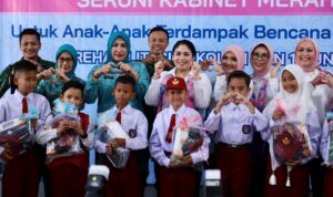 Kak Na Dampingi Seruni KMP Resmikan Kembali Operasional SDN 1 Sungai Liput