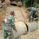 Perkuat Ketahanan Jalan, Satgas TMMD Ke-127 Pasang Gorong-Gorong di Jalur Ujung Blang–Pante Ara