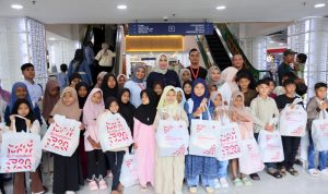 Hadirkan Kebahagiaan Jelang Idulfitri, Marlina Muzakir Dampingi Anak Yatim Pidie Berbelanja Baju Lebaran