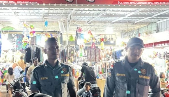 Jaga Keamanan Warga Belanja Lebaran, Satgas Linmas Aceh Intensifkan Patroli Malam