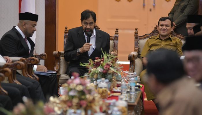 Pimpin RUPS Bank Aceh Syariah, Gubernur Muzakir Manaf Tekankan Transformasi Digital dan Tata Kelola