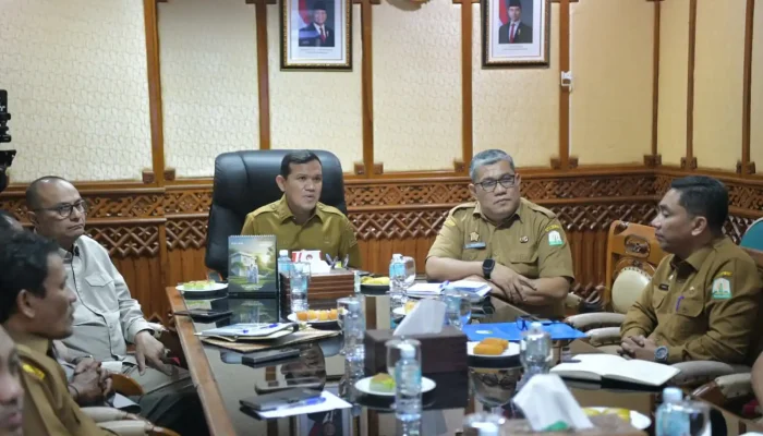 Pimpin Rakor Kebencanaan, Wagub Fadhlullah Minta Kepala Daerah Percepat Pemulihan Pascabencana