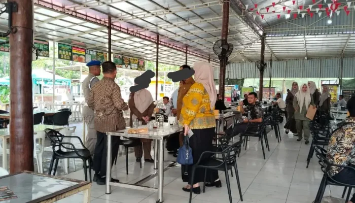 Bolos di Jam Dinas dan Sekolah, Satpol PP Aceh Jaring Belasan ASN Serta Pelajar di Warkop