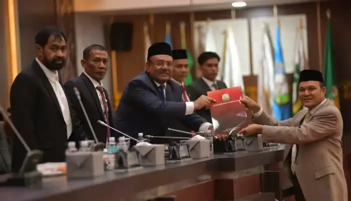 Gubernur Aceh Hadiri Paripurna DPRA, Terima 24 Poin Rekomendasi LKPJ Tahun Anggaran 2025