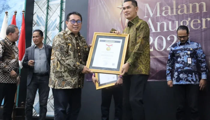 Sekda Aceh M. Nasir Syamaun Raih Anugerah Tokoh Inspiratif Nasional 2026 dari SMSI
