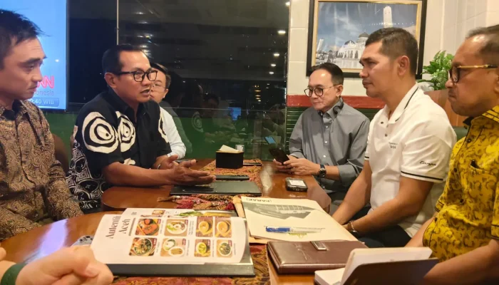 Sekda Aceh dan PLN Pusat Bahas Pengembangan PLTS demi Ketahanan Energi Daerah