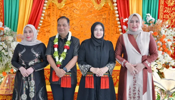 Kak Na Sambut Kapolda Aceh Irjen Pol Ruddi Setiawan di Bandara SIM