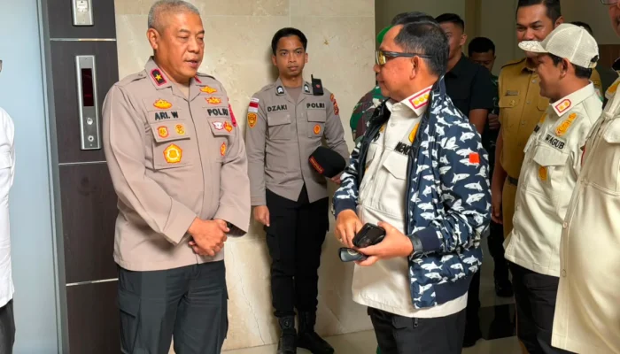 Mendagri Tito Karnavian Tiba di Aceh, Wakapolda Sambut di Bandara SIM