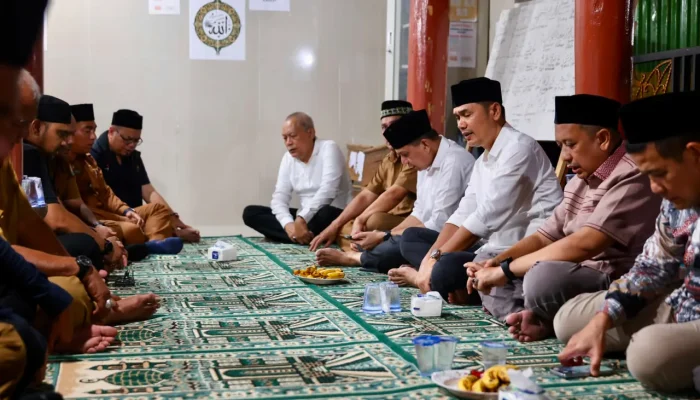 Sekda Aceh Takziah ke Rumah Duka Ibunda Pemred Serambi Indonesia di Sigli