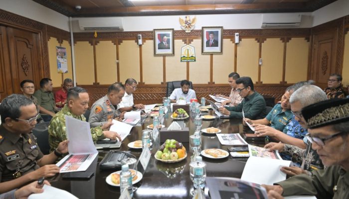Mualem Bahas Enam Masalah Krusial Aceh dalam Rapat Forkopimda