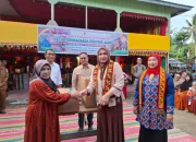 Kak Na Serahkan Mesin Jahit dan Obras ke Perajin Simeulue