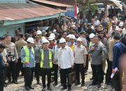 Didampingi Wagub, Wapres Gibran Tinjau Jembatan Lumut dan Kendawi