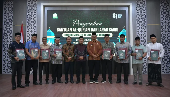 Wagub Aceh Salurkan 50.000 Al-Qur’an Bantuan Kerajaan Arab Saudi untuk Masjid dan Dayah