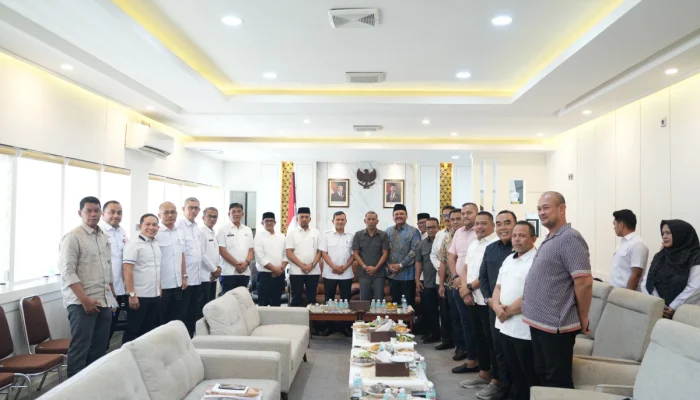 Wagub Aceh dan Pimpinan DPRA Bahas Percepatan Qanun APBA