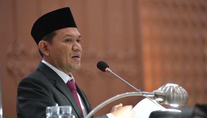 Dek Fadh Sampaikan Tanggapan Pertanggungjawaban APBA 2025