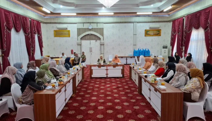Mukarramah Fadhlullah Pimpin Rapat Perdana Perwosi Aceh